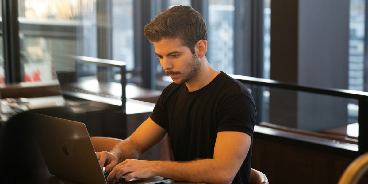 Using AI in Everyday Tasks: Convenience vs Skill Retention